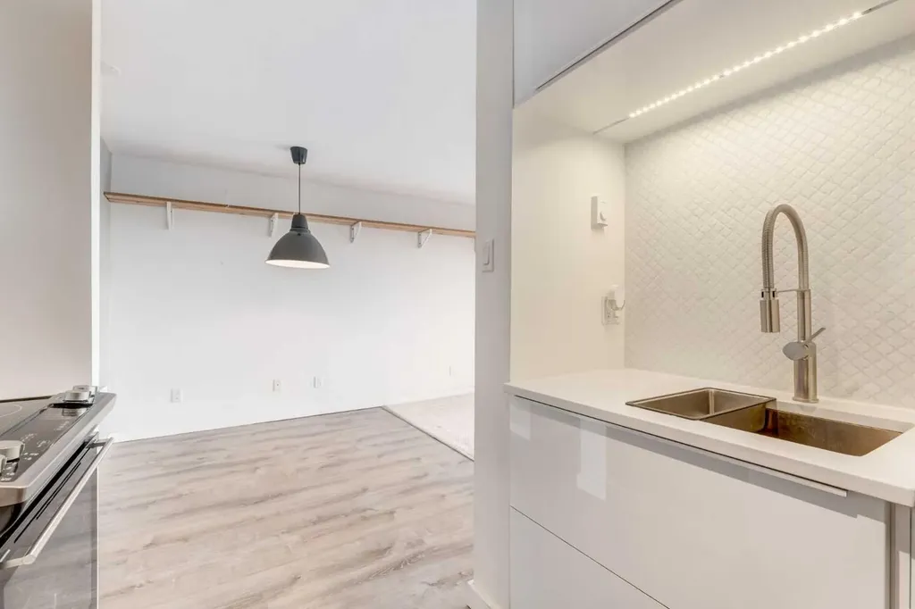 1513 26 Avenue SW Calgary AB T2T 1C4