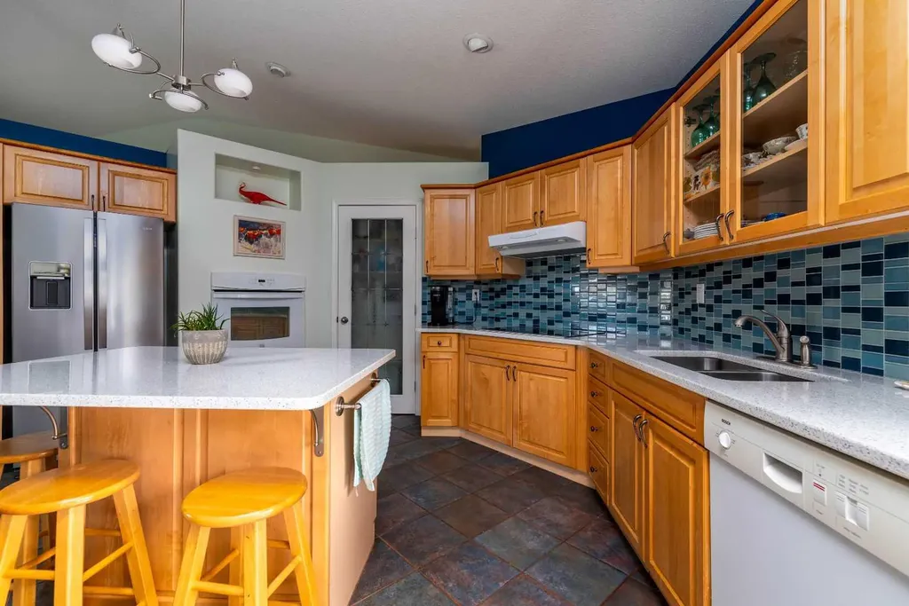 3906 63a Avenue Lloydminster AB T9V 2X8