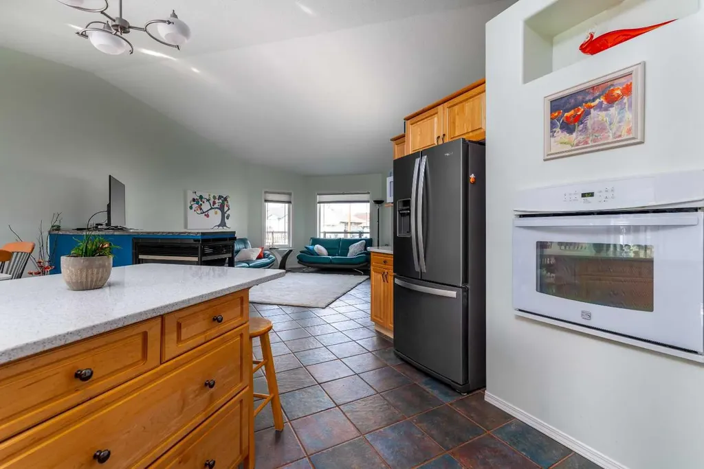 3906 63a Avenue Lloydminster AB T9V 2X8