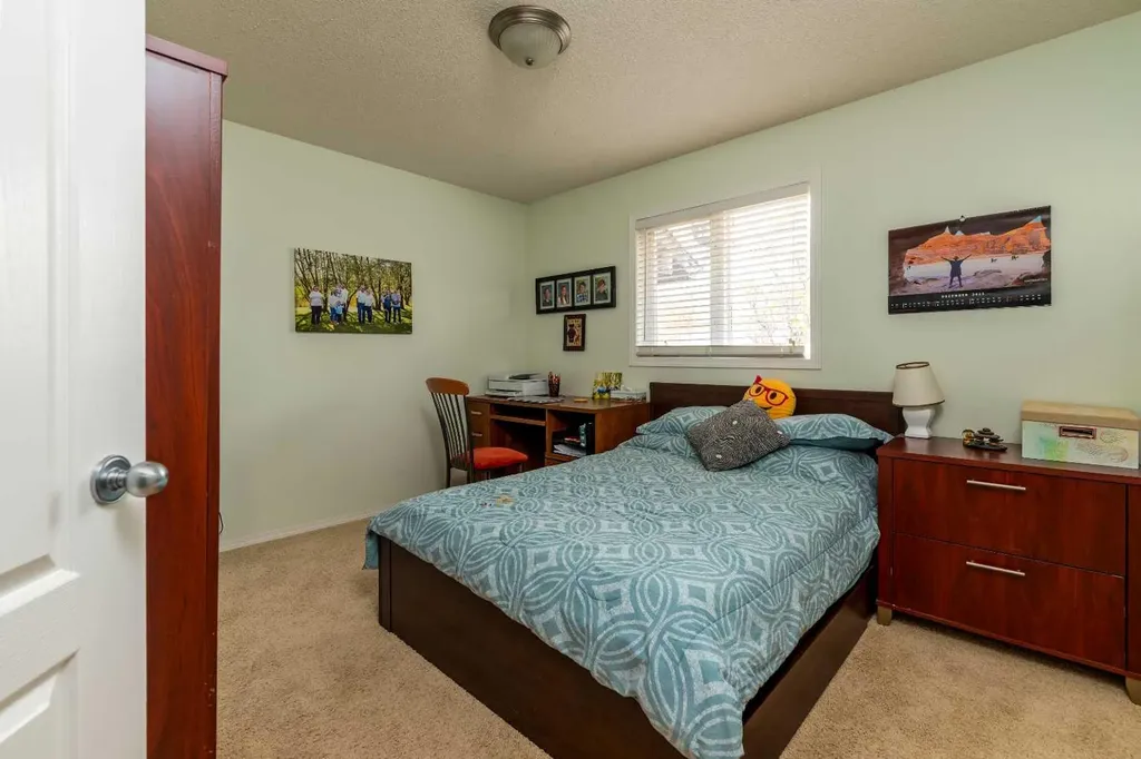 3906 63a Avenue Lloydminster AB T9V 2X8