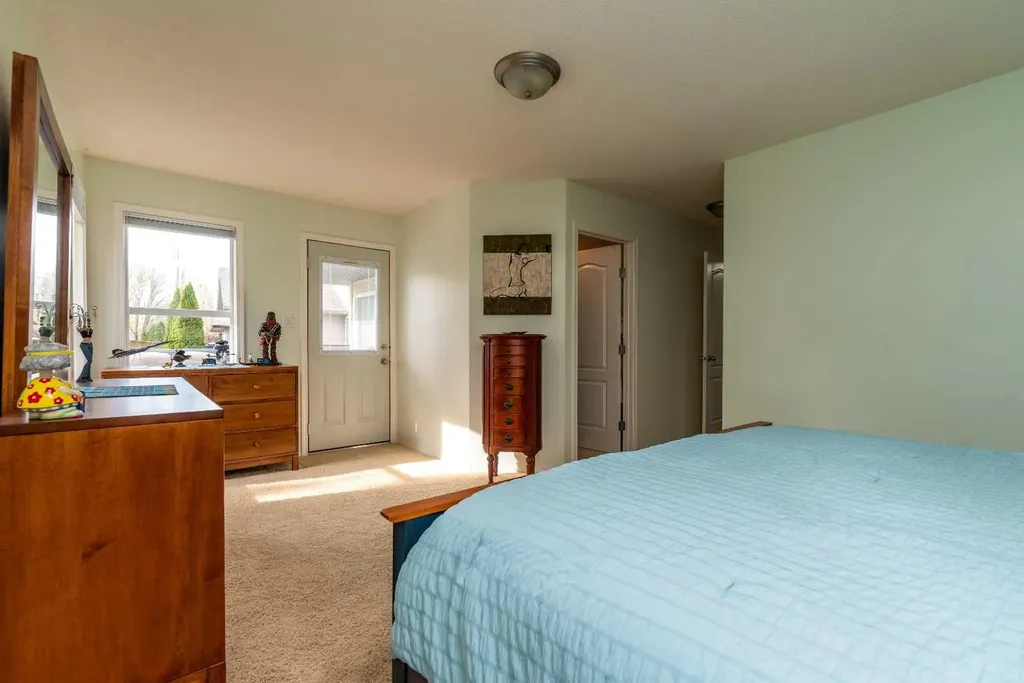 3906 63a Avenue Lloydminster AB T9V 2X8
