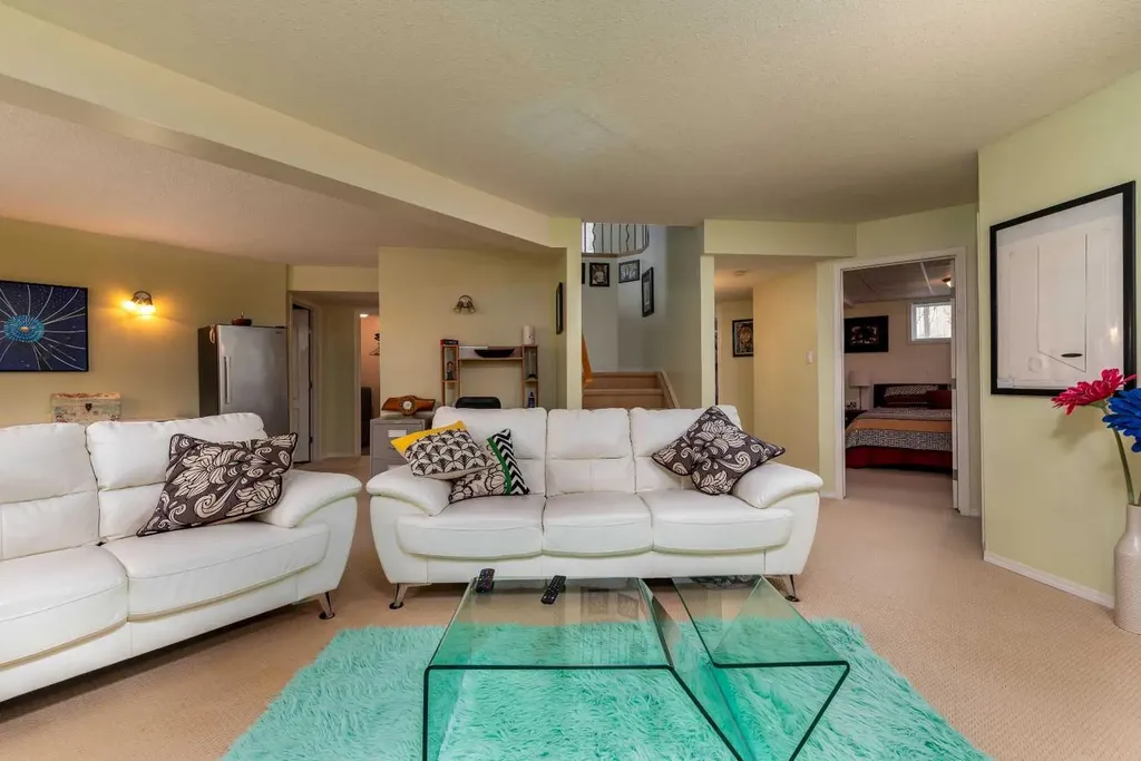 3906 63a Avenue Lloydminster AB T9V 2X8
