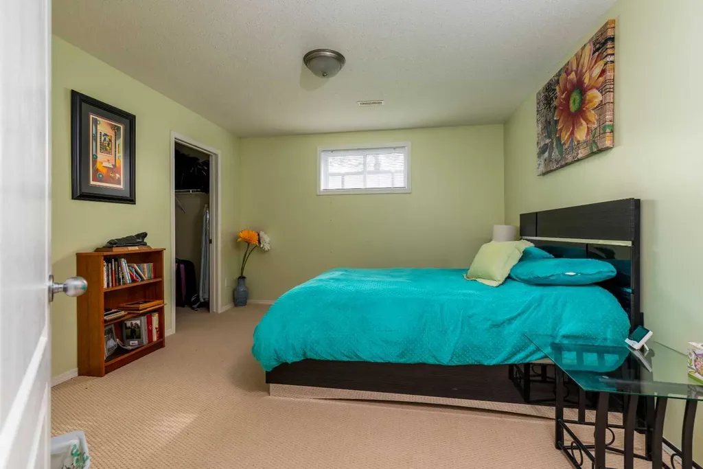 3906 63a Avenue Lloydminster AB T9V 2X8