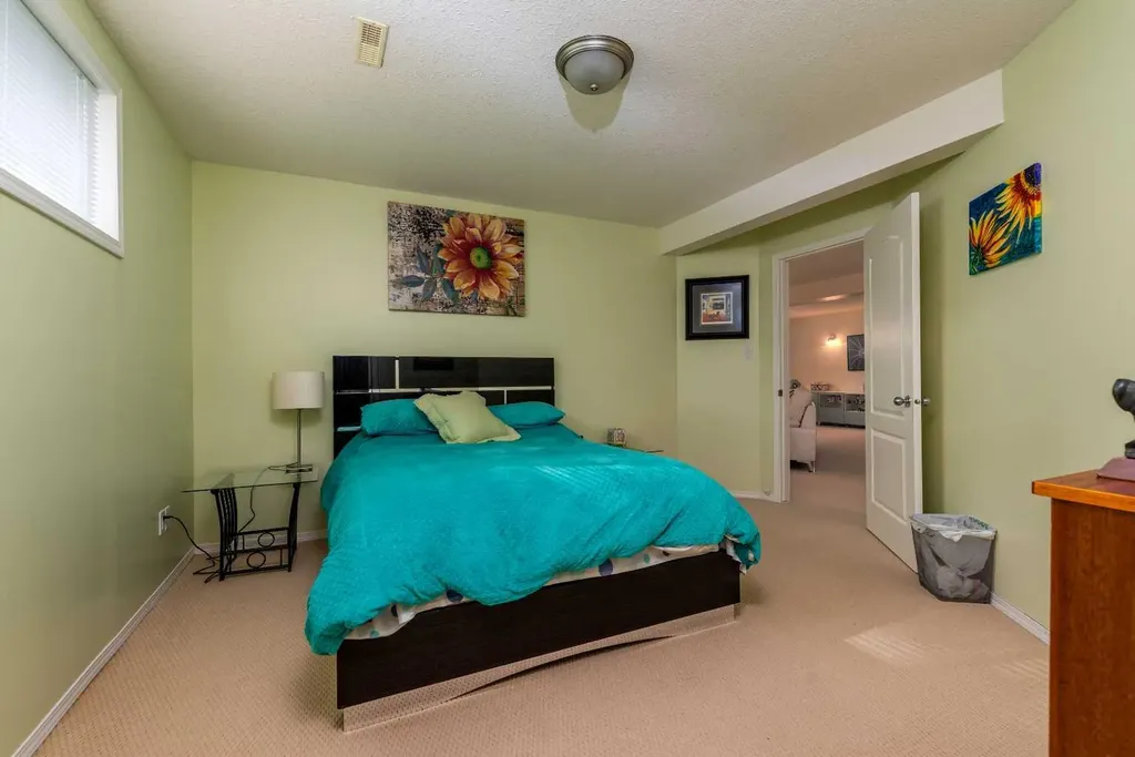 3906 63a Avenue Lloydminster AB T9V 2X8