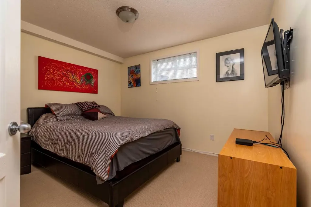 3906 63a Avenue Lloydminster AB T9V 2X8