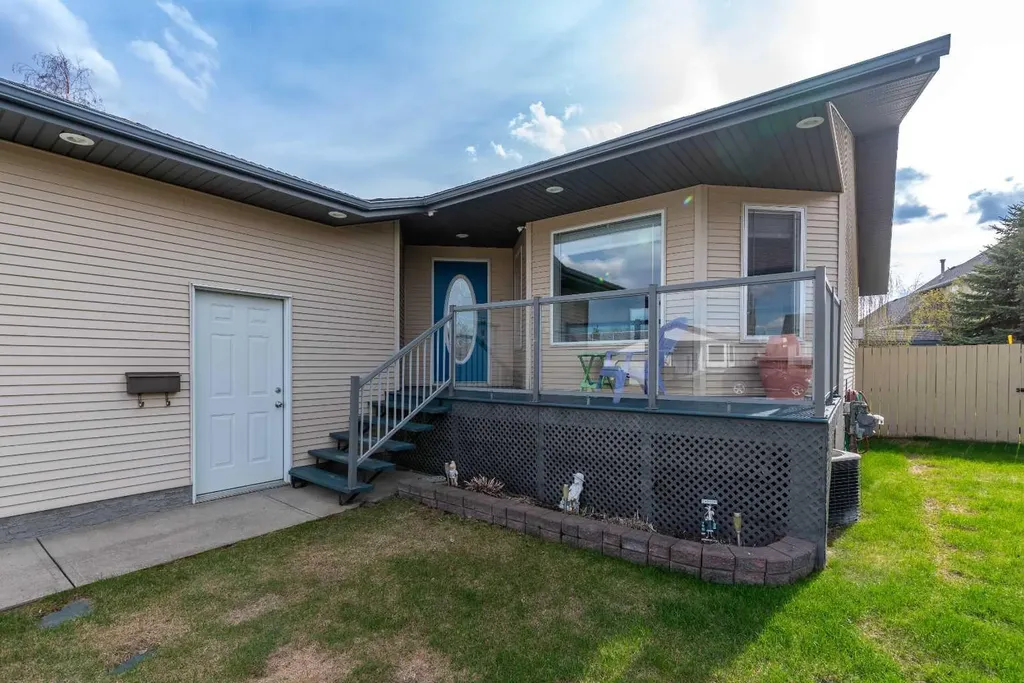 3906 63a Avenue Lloydminster AB T9V 2X8