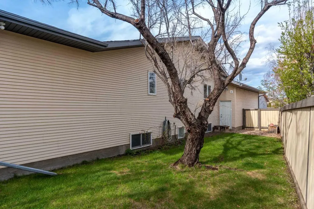 3906 63a Avenue Lloydminster AB T9V 2X8