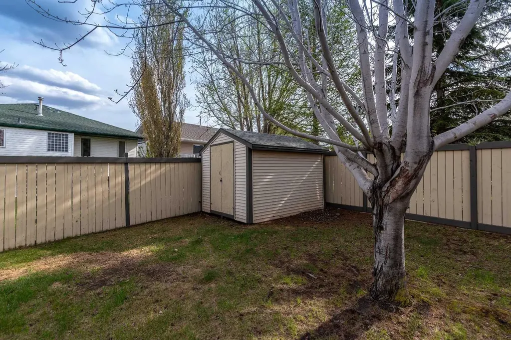 3906 63a Avenue Lloydminster AB T9V 2X8