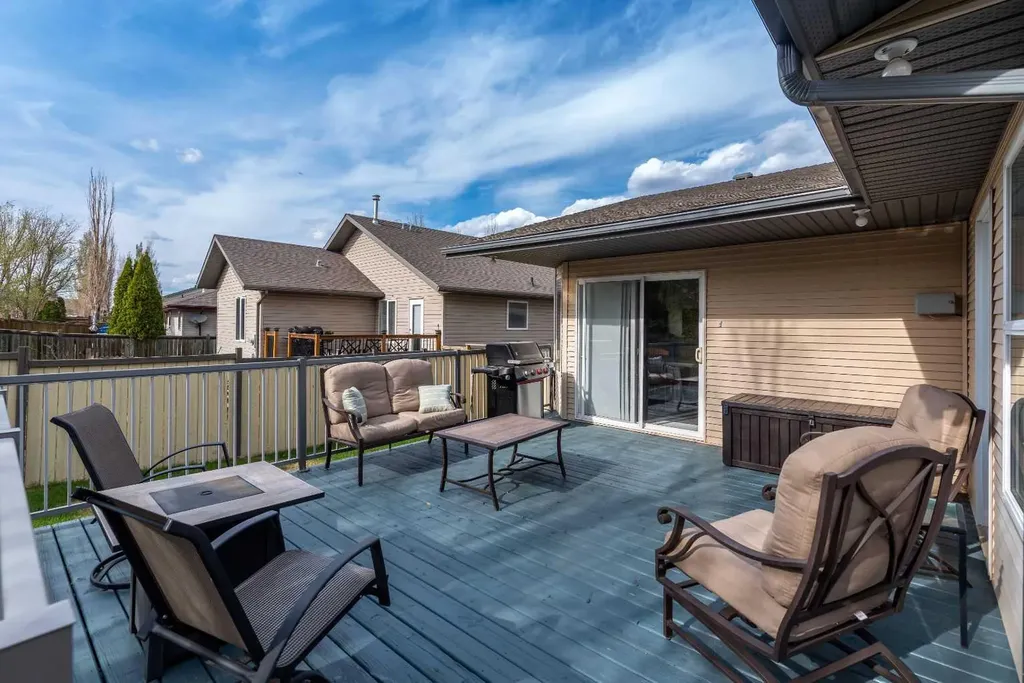 3906 63a Avenue Lloydminster AB T9V 2X8