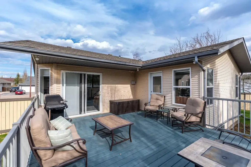 3906 63a Avenue Lloydminster AB T9V 2X8