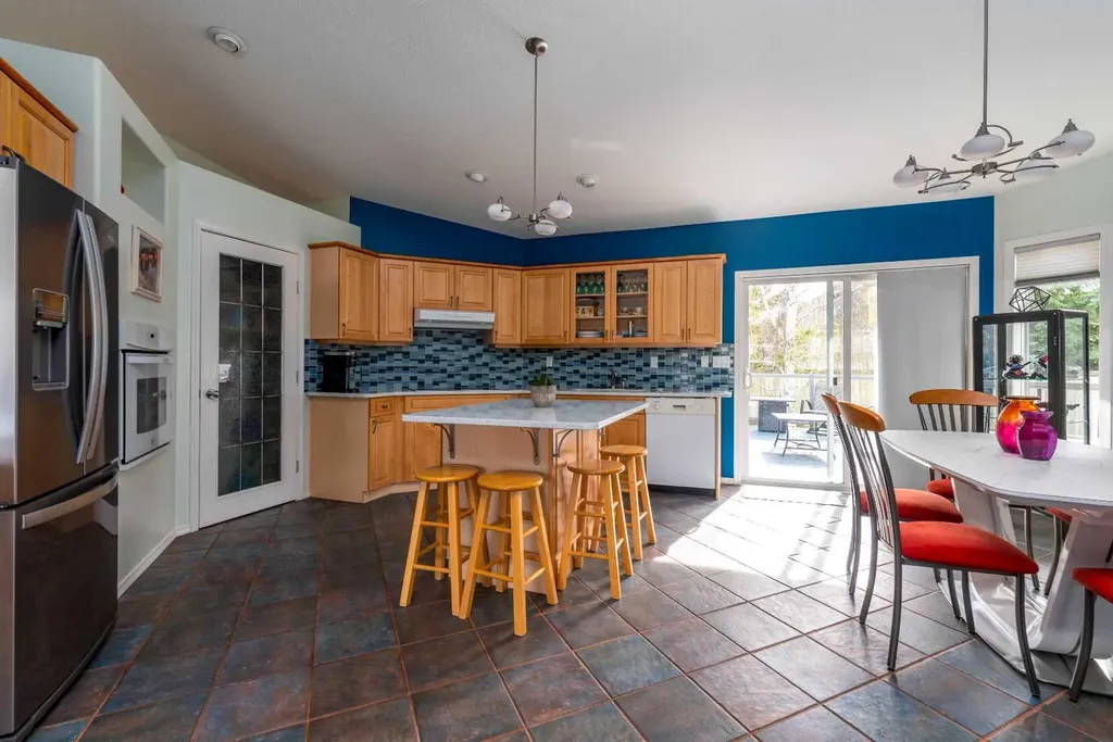 3906 63a Avenue Lloydminster AB T9V 2X8