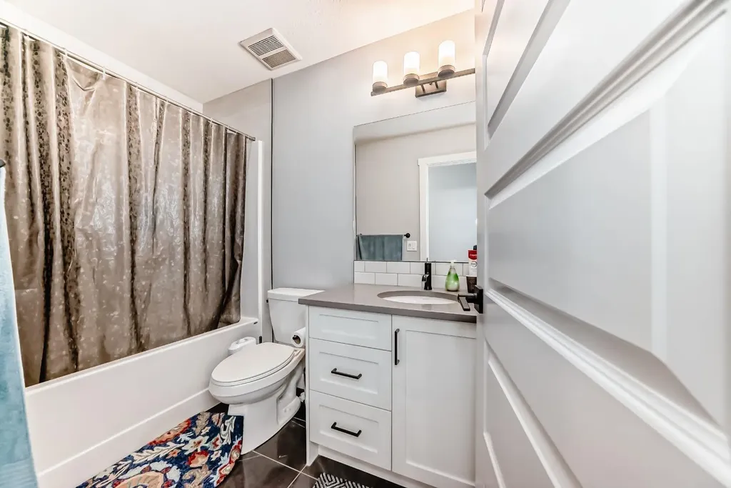 216 Homestead Grove NE Calgary AB T3J5S1