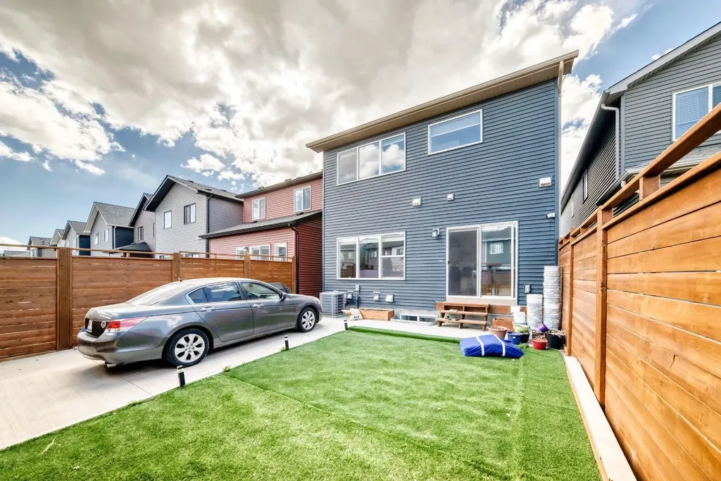 216 Homestead Grove NE Calgary AB T3J5S1
