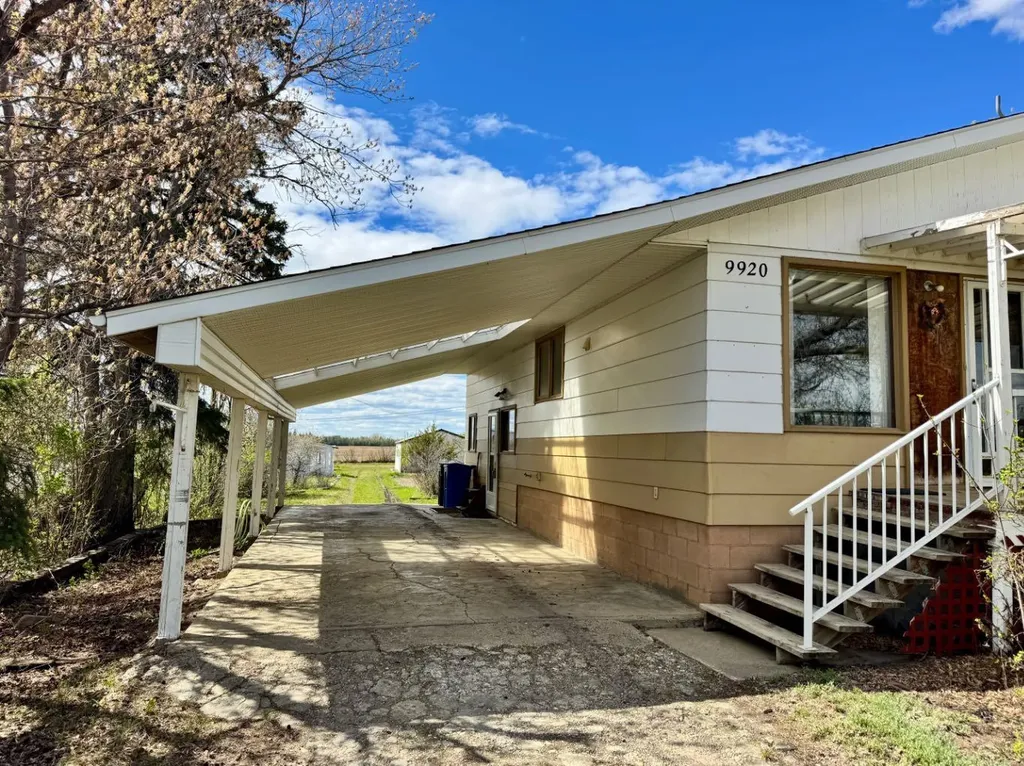 9920 113 Street Fairview AB T0H1L0