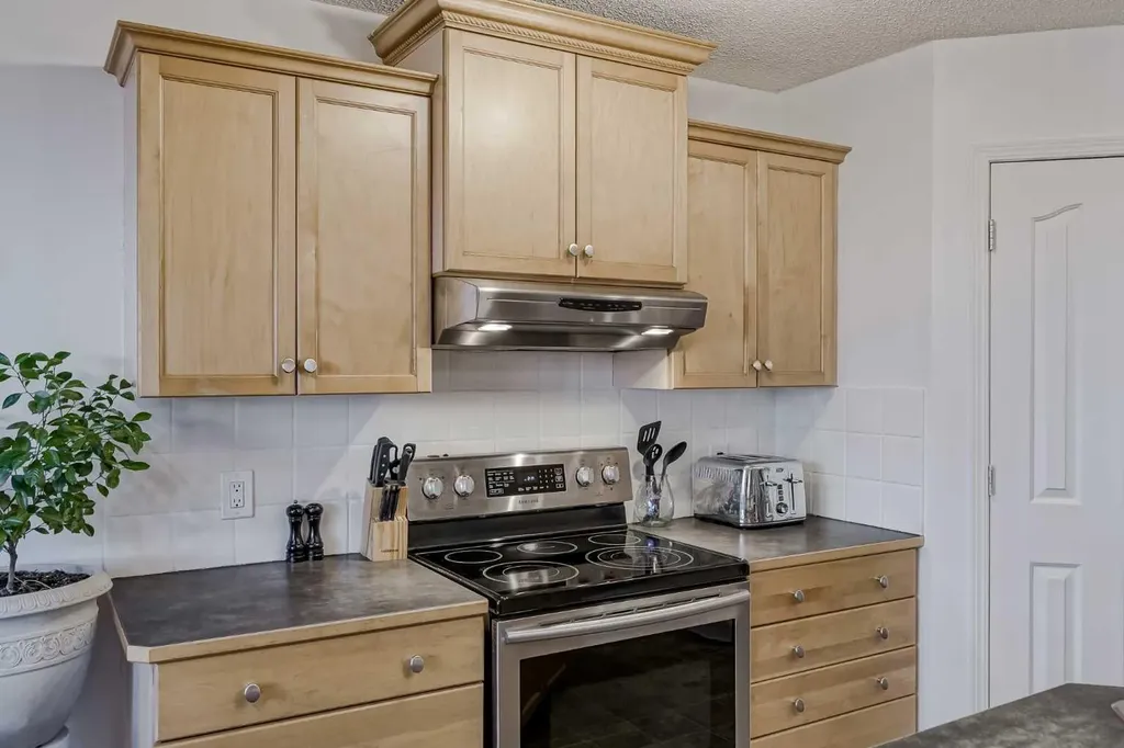 212 Cove Court Chestermere AB T1X 1L5