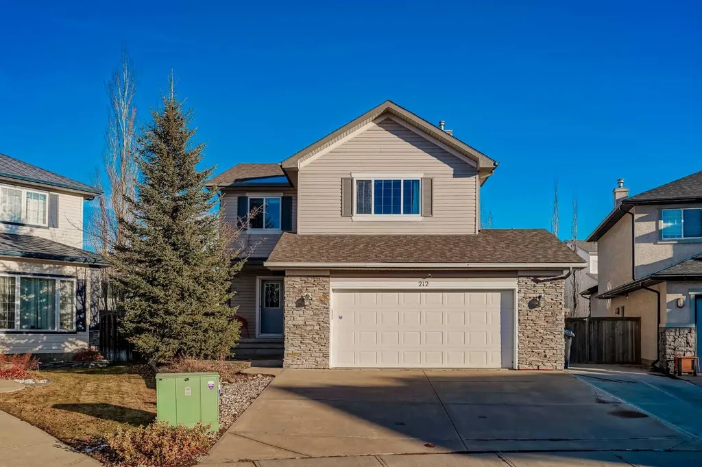 212 Cove Court Chestermere AB T1X 1L5
