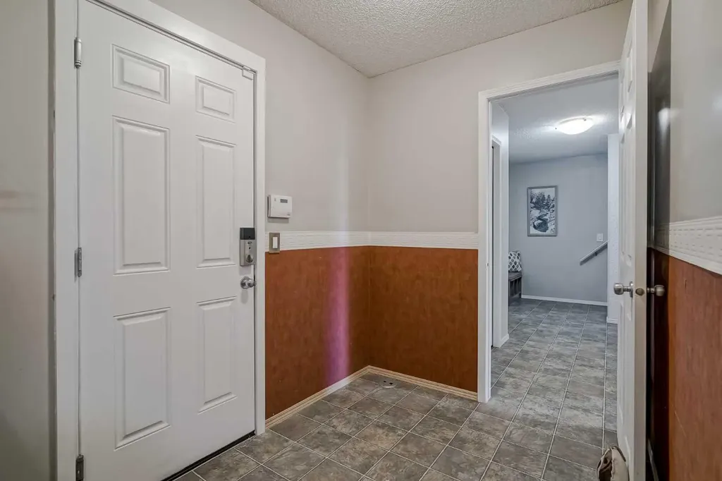 212 Cove Court Chestermere AB T1X 1L5