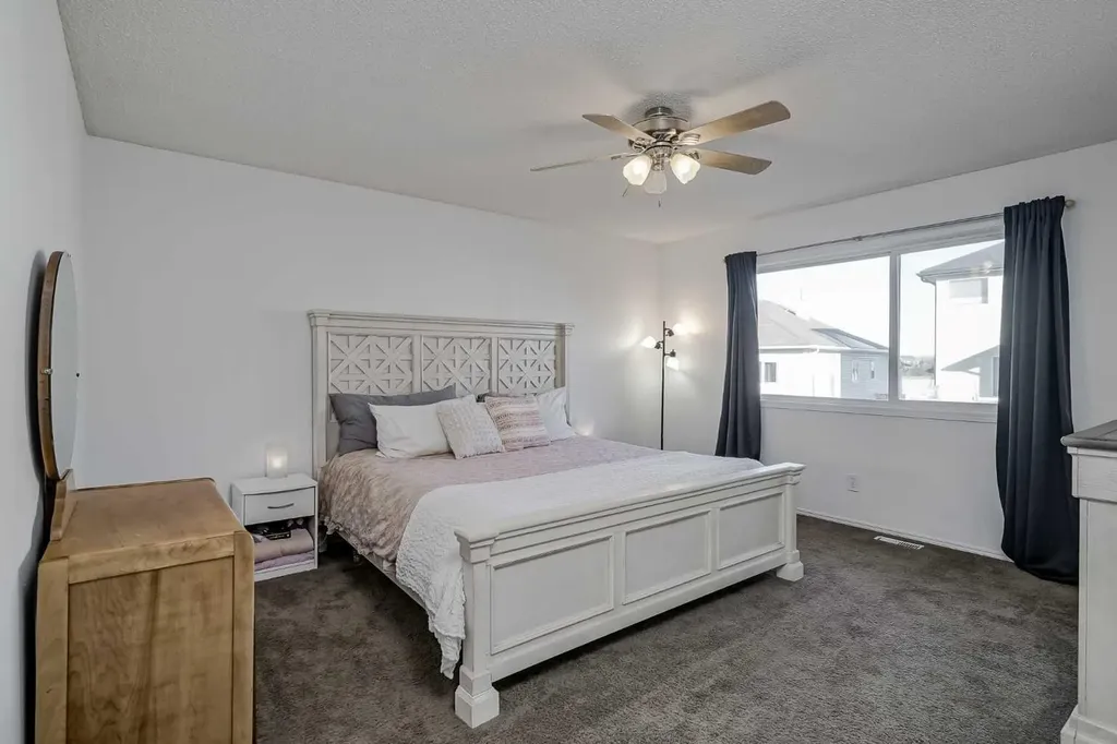 212 Cove Court Chestermere AB T1X 1L5