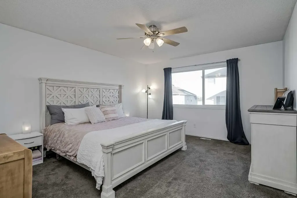 212 Cove Court Chestermere AB T1X 1L5