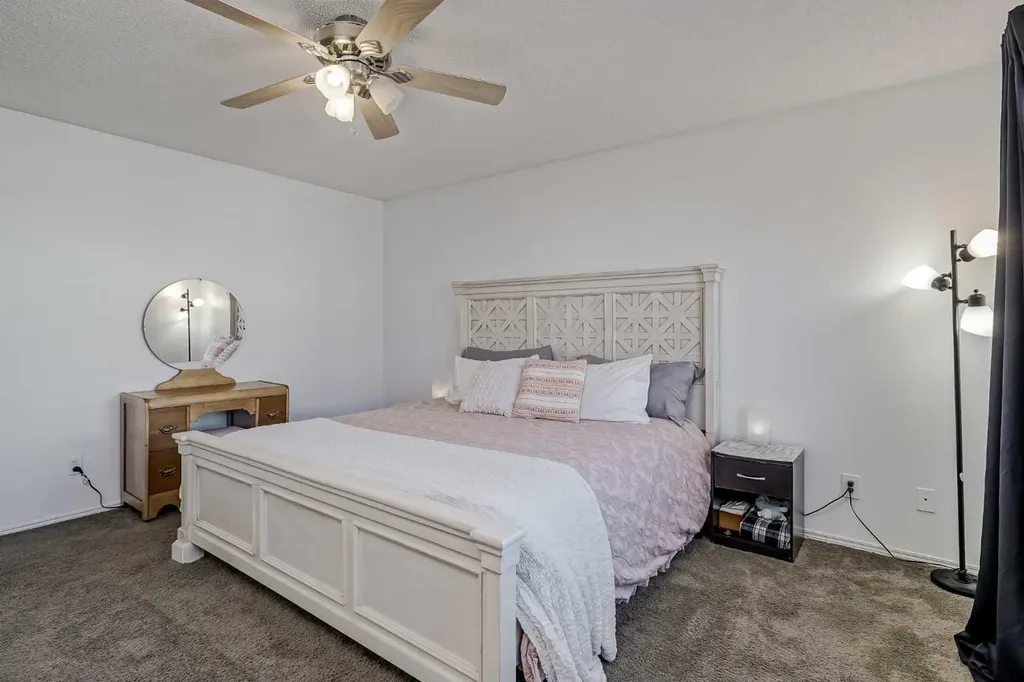 212 Cove Court Chestermere AB T1X 1L5