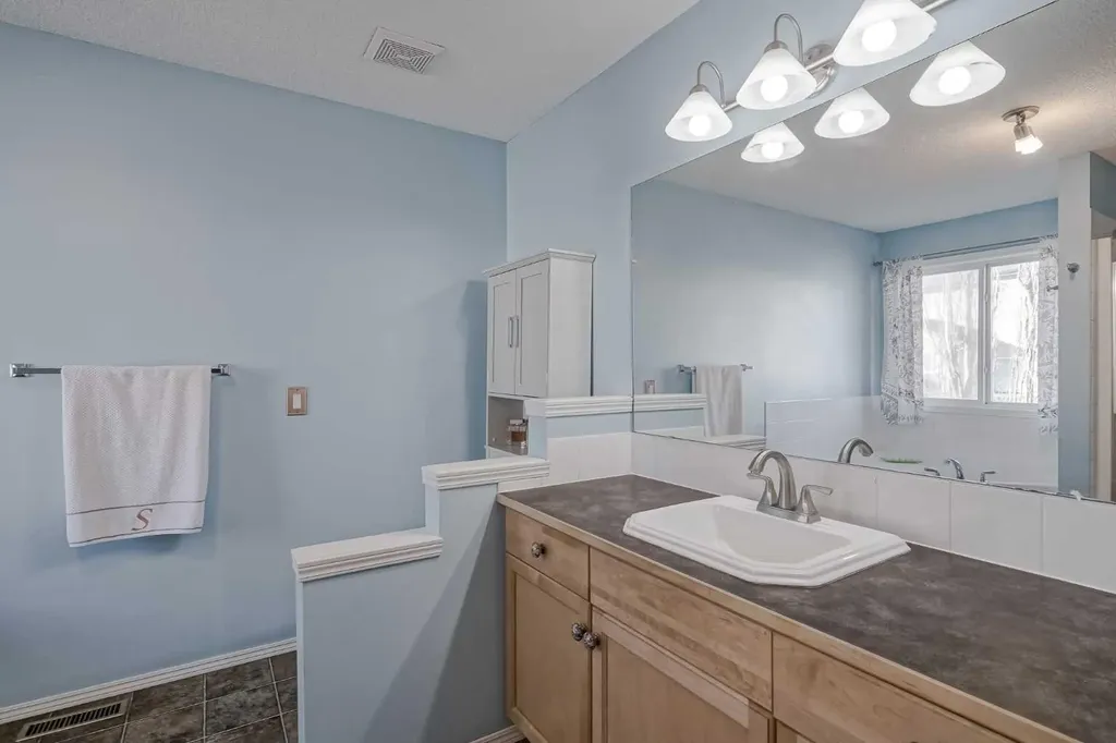 212 Cove Court Chestermere AB T1X 1L5