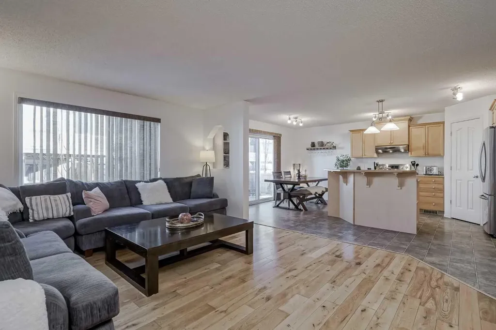 212 Cove Court Chestermere AB T1X 1L5