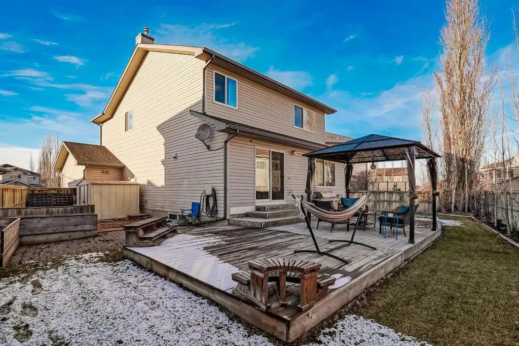 212 Cove Court Chestermere AB T1X 1L5