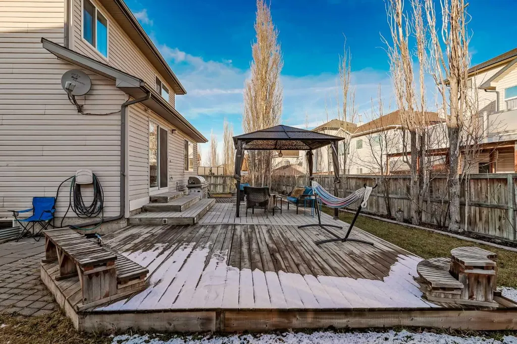 212 Cove Court Chestermere AB T1X 1L5