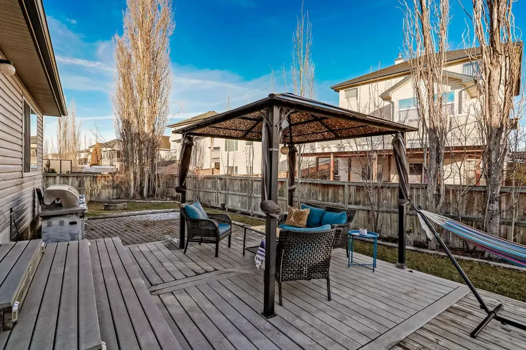 212 Cove Court Chestermere AB T1X 1L5