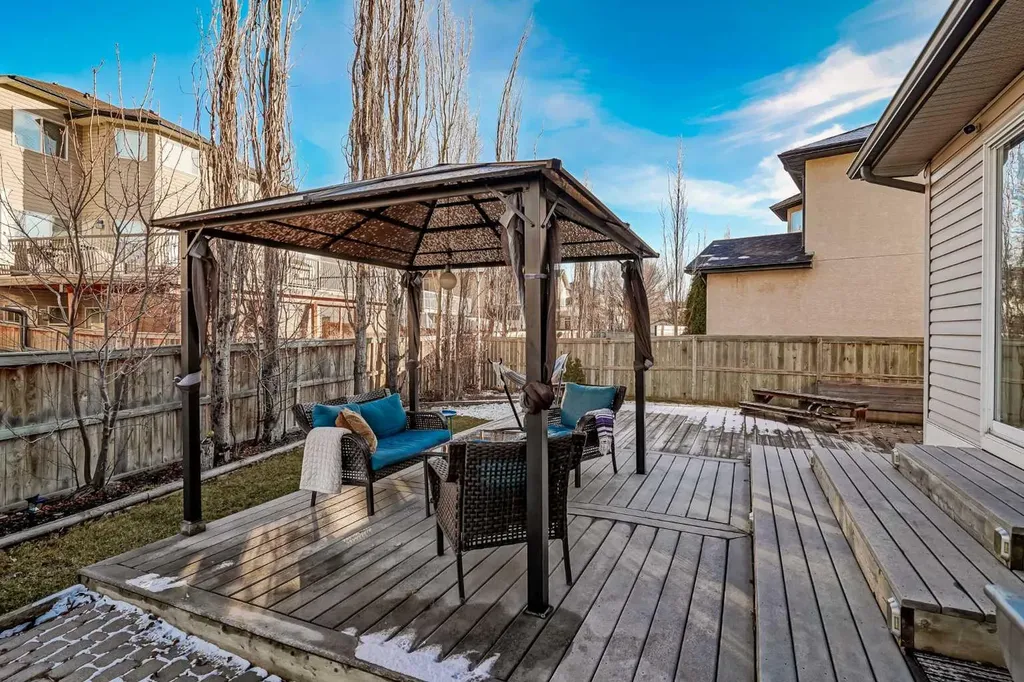 212 Cove Court Chestermere AB T1X 1L5