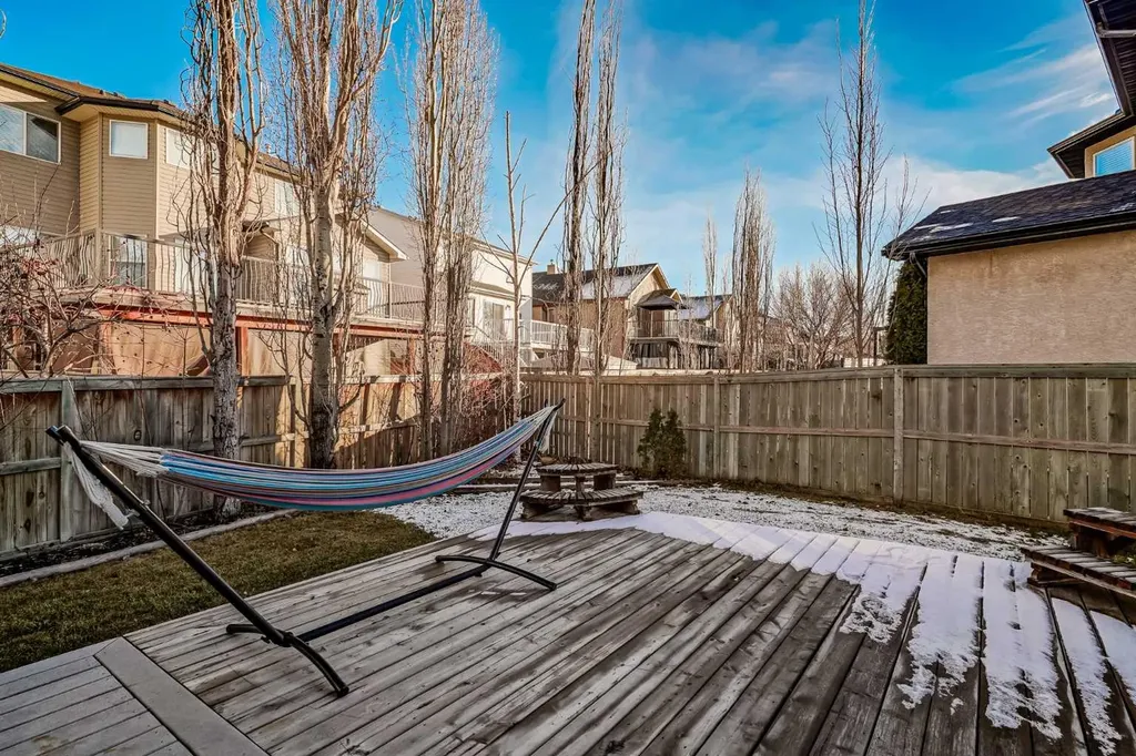 212 Cove Court Chestermere AB T1X 1L5