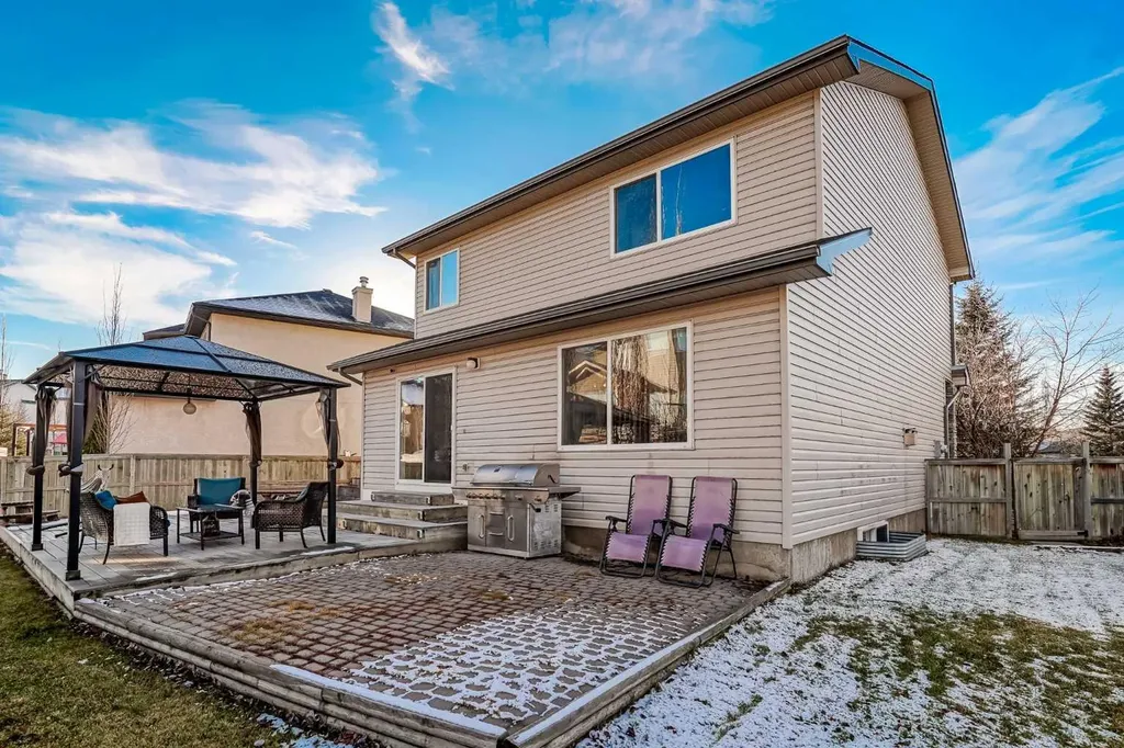 212 Cove Court Chestermere AB T1X 1L5