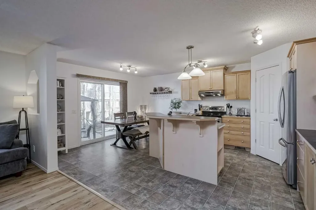 212 Cove Court Chestermere AB T1X 1L5