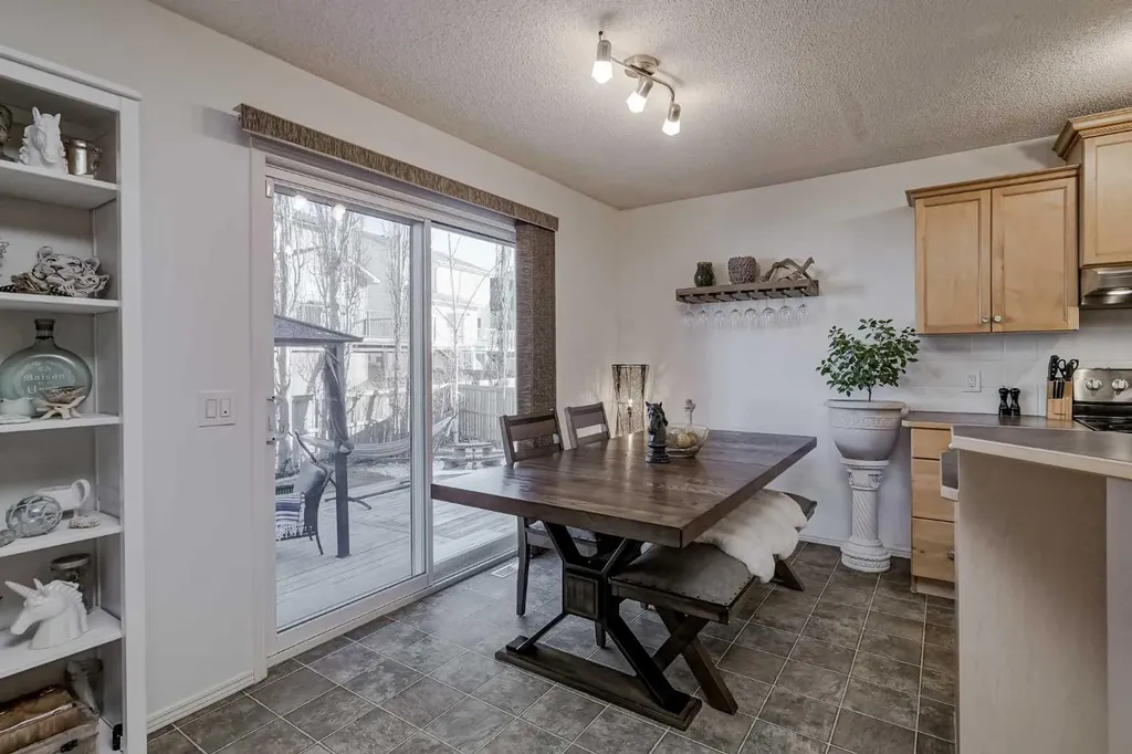 212 Cove Court Chestermere AB T1X 1L5