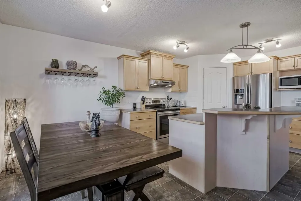 212 Cove Court Chestermere AB T1X 1L5