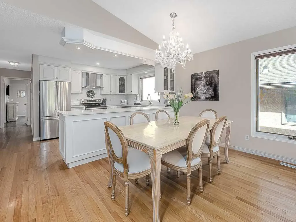 136 24 Avenue NW Calgary AB T2M 1W9