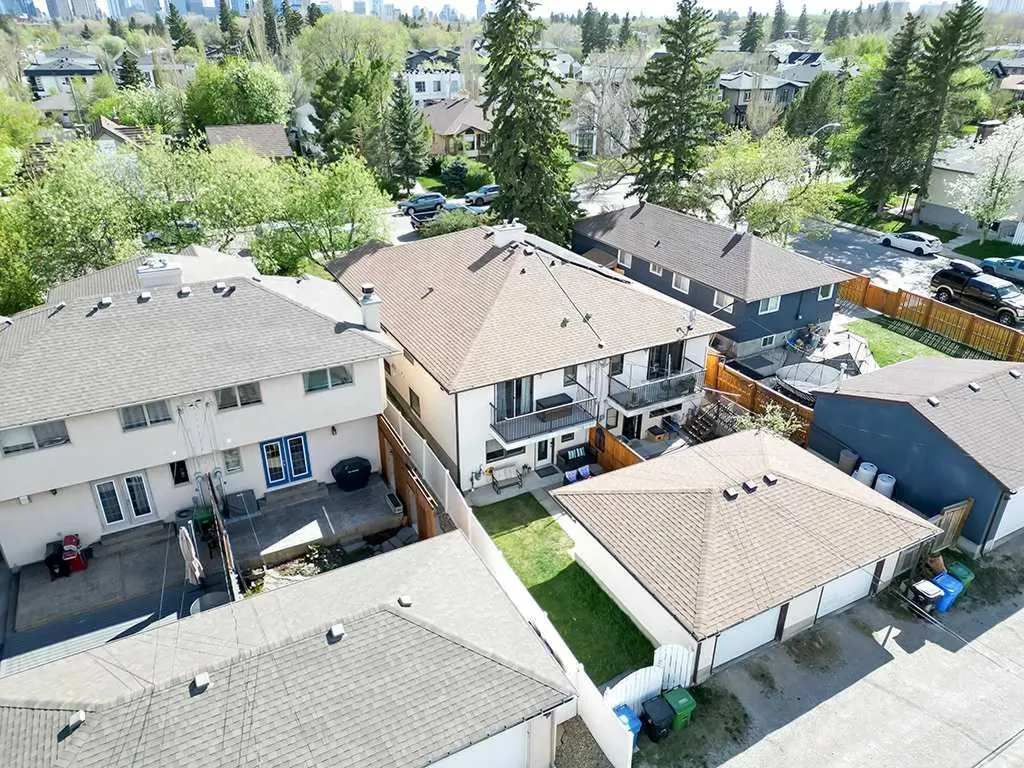 136 24 Avenue NW Calgary AB T2M 1W9