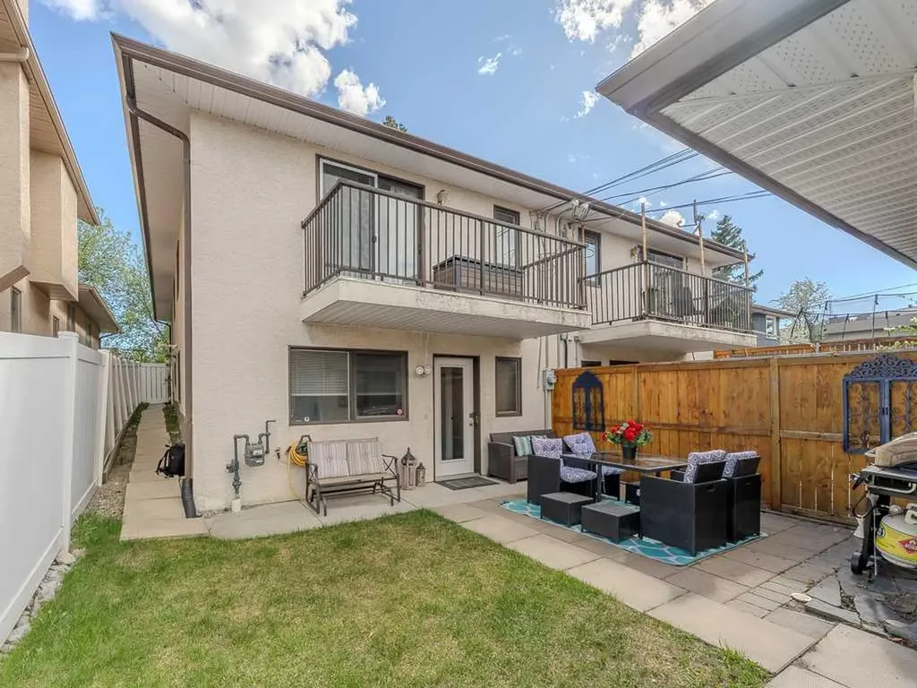 136 24 Avenue NW Calgary AB T2M 1W9