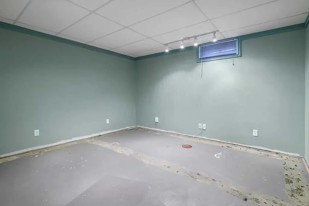 1007 Mackid Road NE Calgary AB T2E 6A8