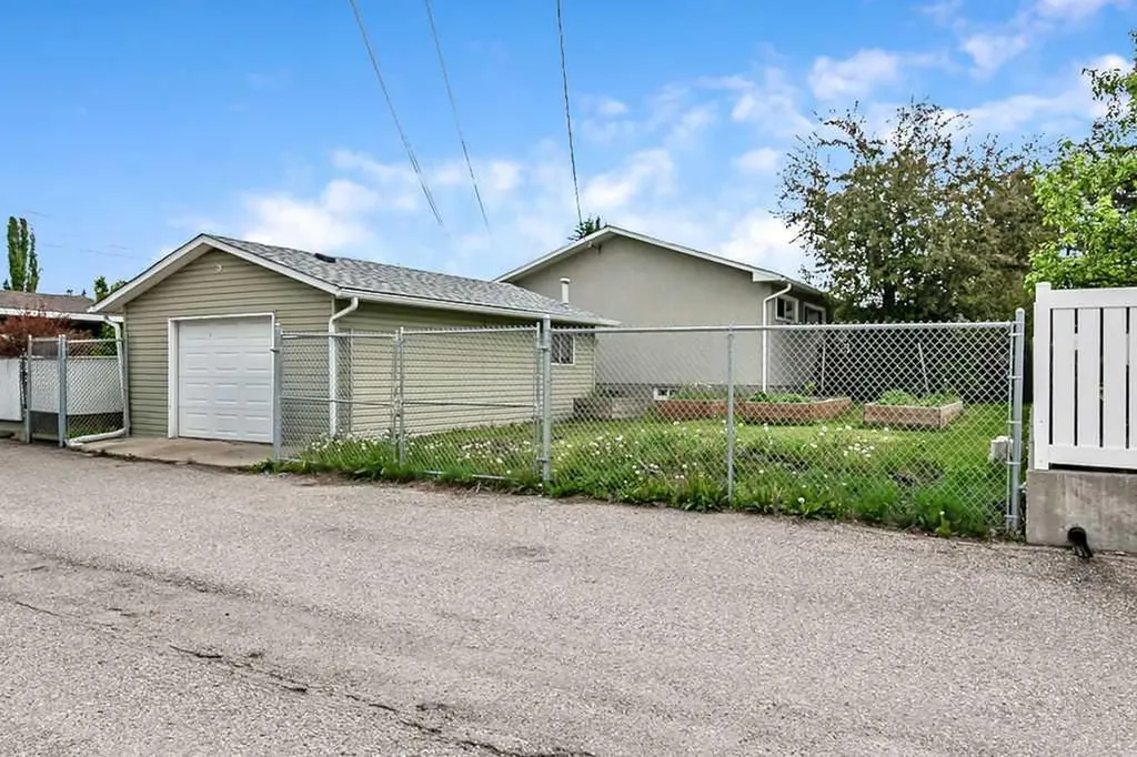 1007 Mackid Road NE Calgary AB T2E 6A8