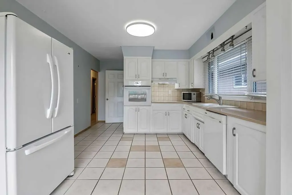1007 Mackid Road NE Calgary AB T2E 6A8