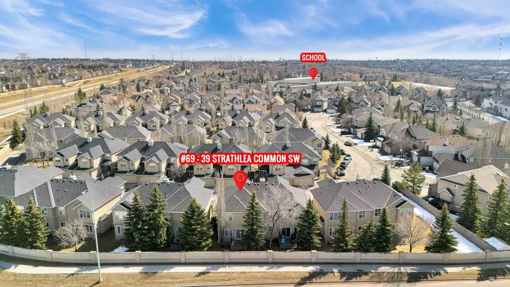 39 Strathlea Common SW Calgary AB T3H 5P8
