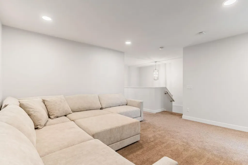 6003 Edmonds Place NW Edmonton AB T6M 1S1
