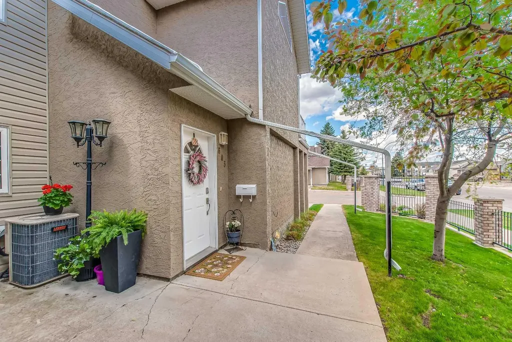 221 Cameron Road SE Medicine Hat AB T1B4B5