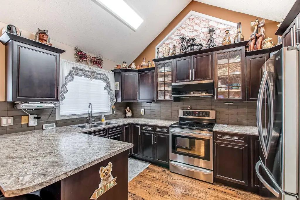 221 Cameron Road SE Medicine Hat AB T1B4B5