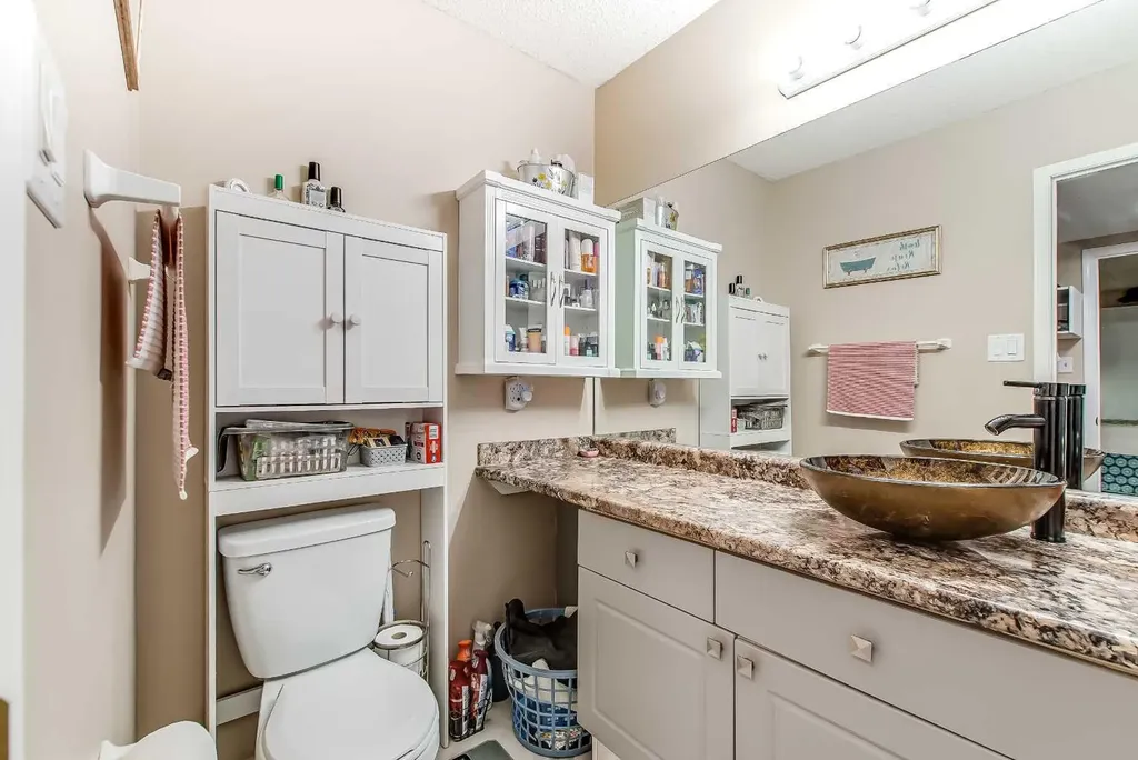 221 Cameron Road SE Medicine Hat AB T1B4B5