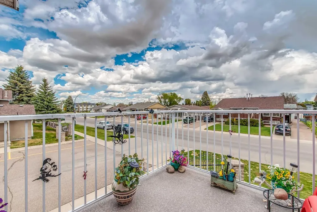 221 Cameron Road SE Medicine Hat AB T1B4B5