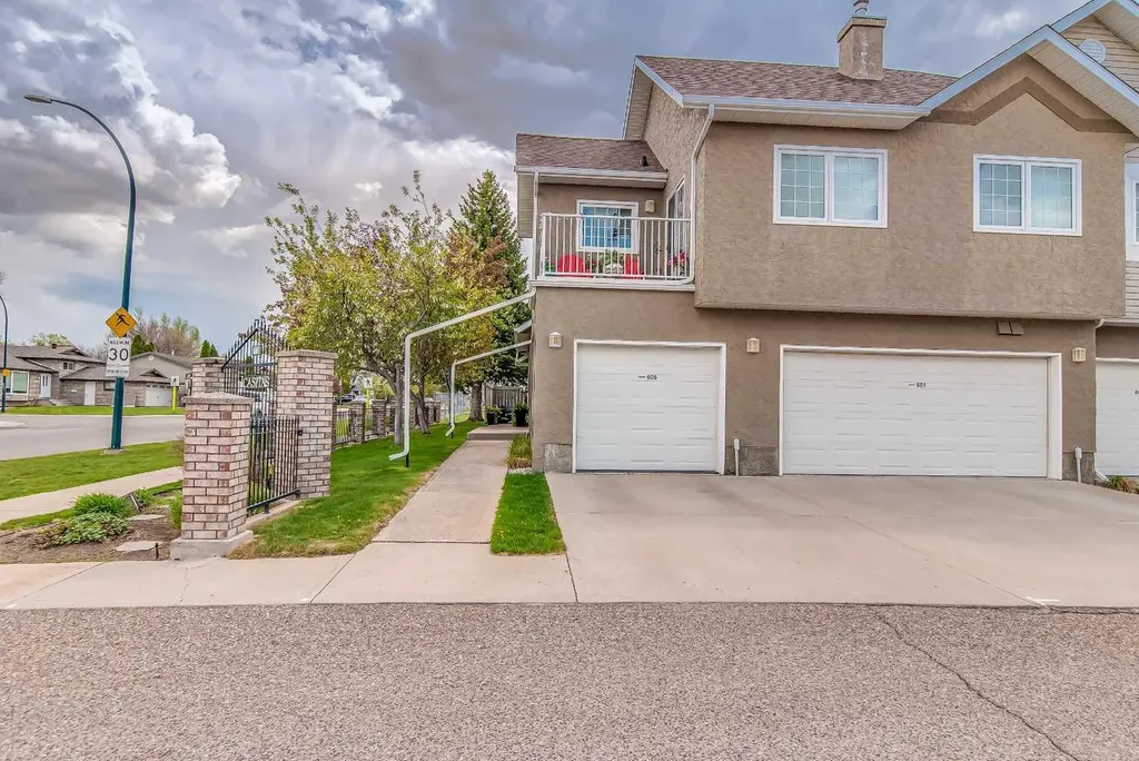 221 Cameron Road SE Medicine Hat AB T1B4B5