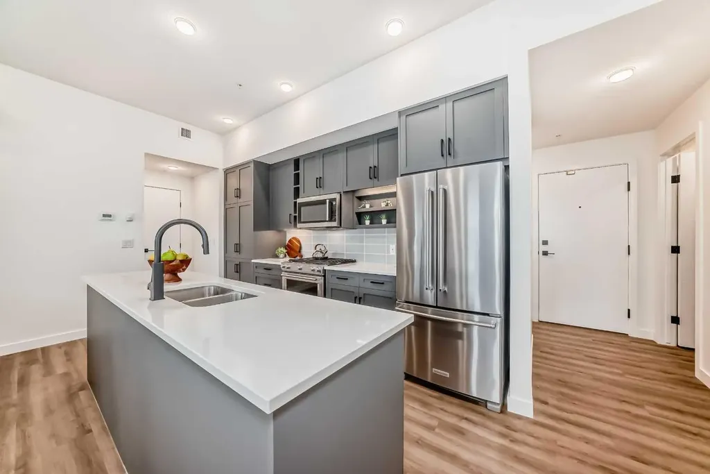 4138 University Avenue NW Calgary AB T3B 6L4