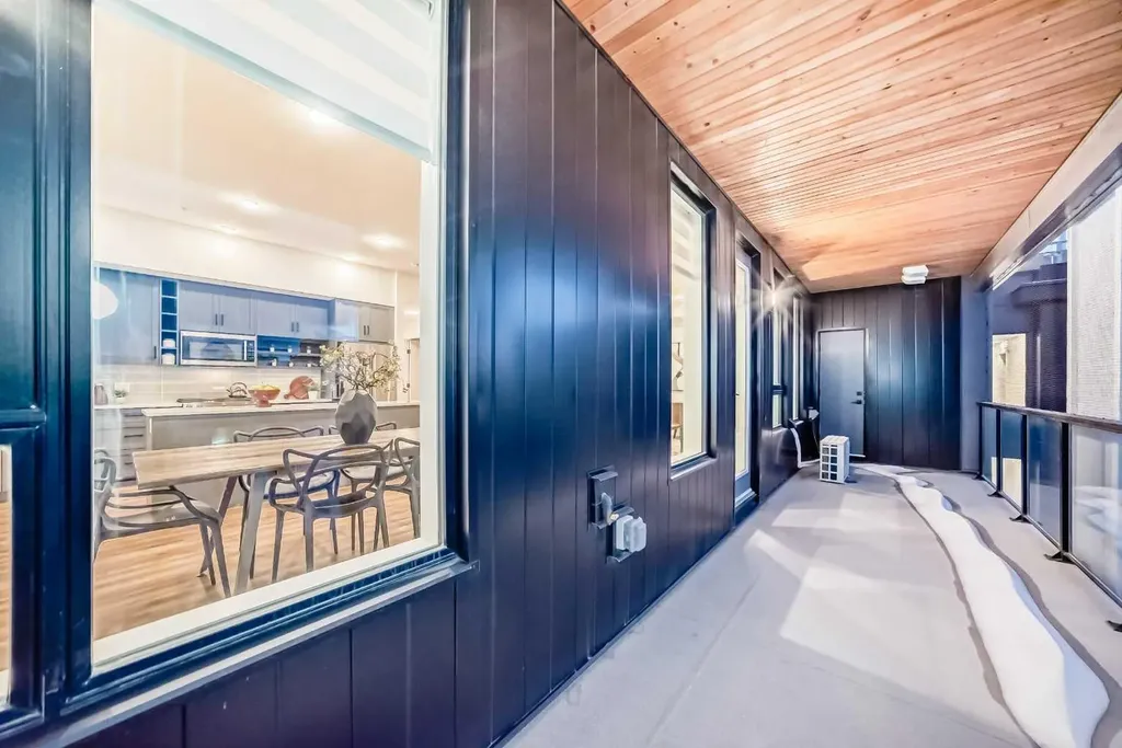 4138 University Avenue NW Calgary AB T3B 6L4